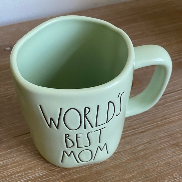 2/$40 Rae Dunn World’s Best Mom Mug - Picture 2 of 3